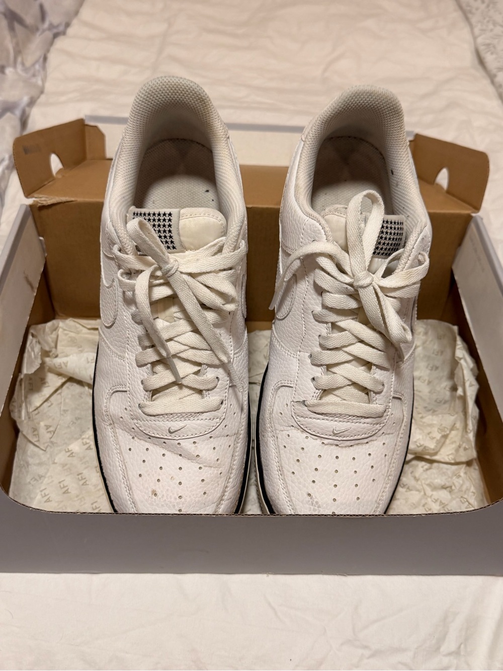 Nike Off-White / Cream Low-Top Sneakers